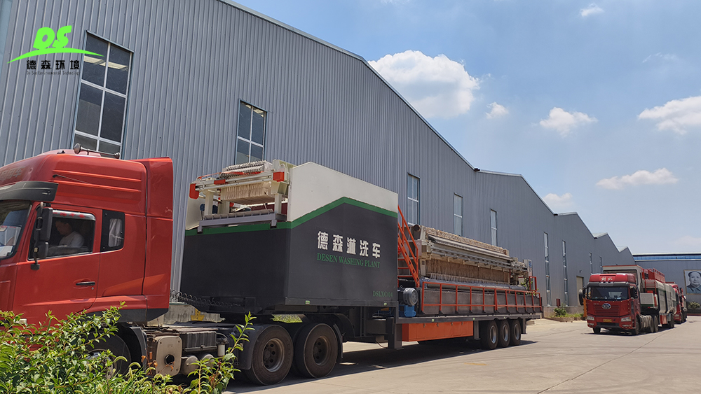 移動(dòng)式土壤淋洗裝備發(fā)貨現(xiàn)場(chǎng)